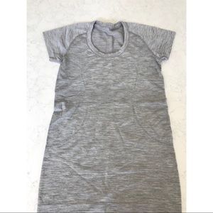 Gray lululemon work out shirt